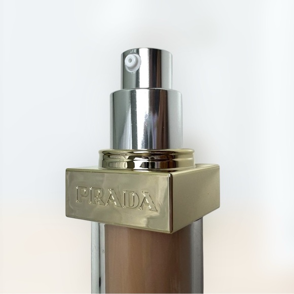 ✨ Prada Reveal Skin Optimizing Foundation | Shade MC50 (Cool Medium) ✨ - Picture 4 of 11